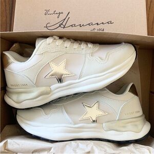 Vintage Havana Run Star Sneakers Gold Star Size 7.5 NEW Retail $125